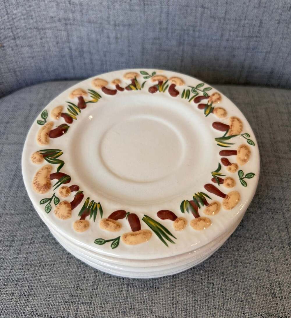 Vintage 1970's Arnels Happy Mushroom Plates